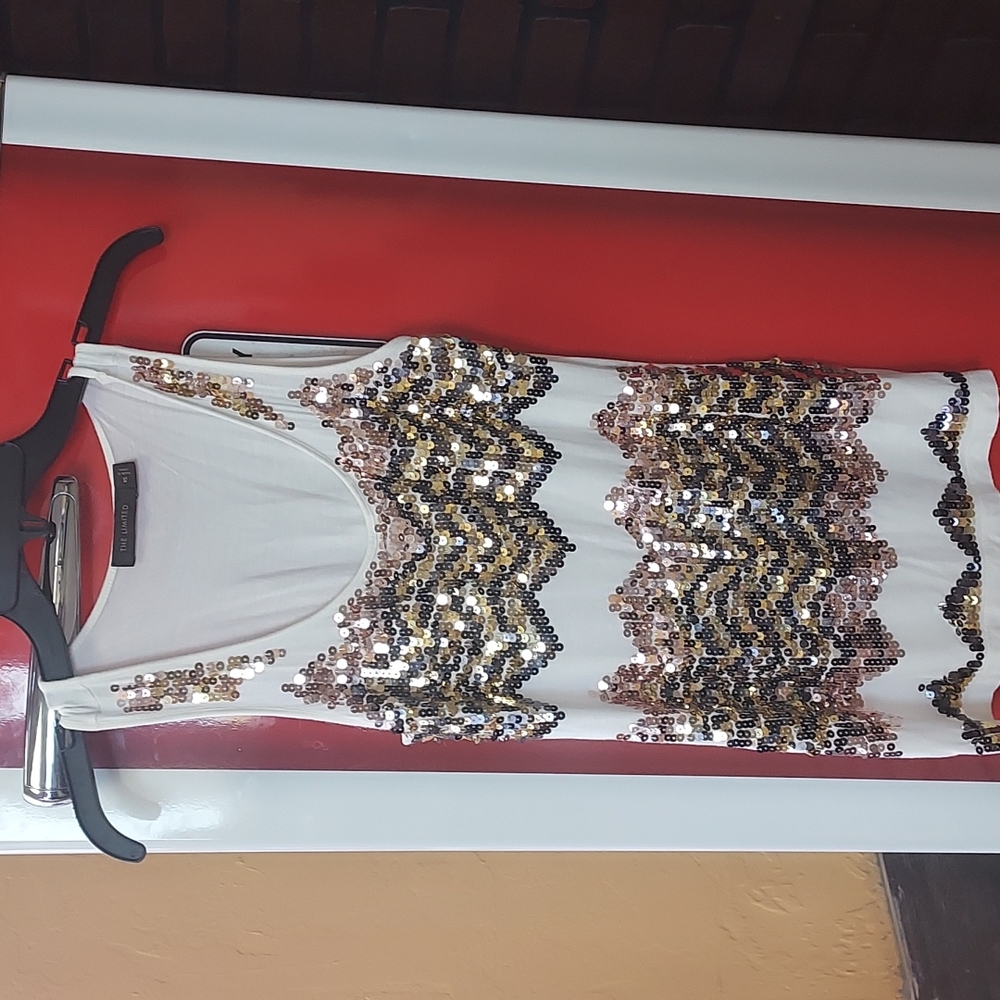 ..The limted sequins top sz xs